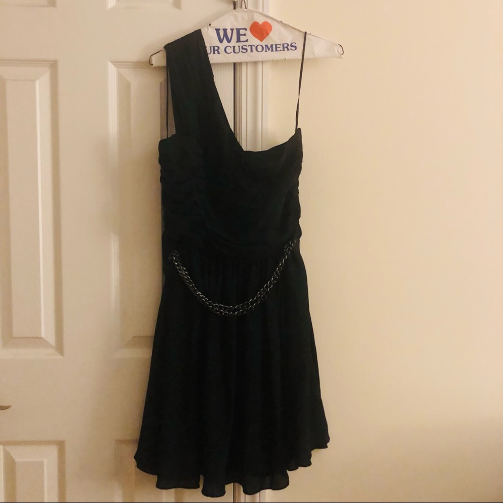Black casual dress with chain belt